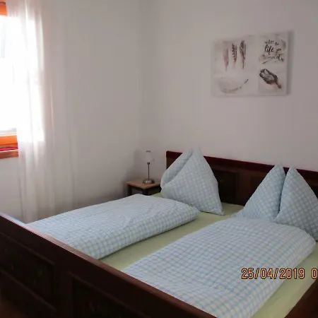 アパート Haus Am Dorfplatz ウッテンドルフ